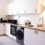 Appartement, Cinema Prive Et Table De Massage Apartment Beaucaire (Gard)