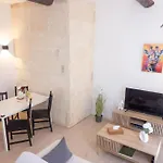 Appartement, Cinema Prive Et Table De Massage Beaucaire (Gard)