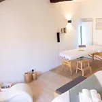 Appartement, Cinema Prive Et Table De Massage Beaucaire (Gard)