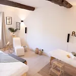 Appartement, Cinema Prive Et Table De Massage