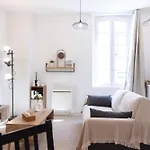 Apartment Appartement, Cinema Prive Et Table De Massage Beaucaire (Gard)
