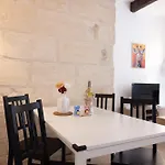 Appartement, Cinema Prive Et Table De Massage * Beaucaire (Gard)