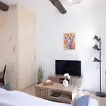 Appartement, Cinema Prive Et Table De Massage