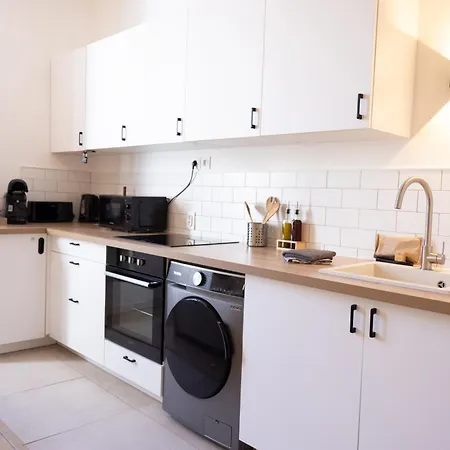 Appartement, Cinéma Privé Et Table De Massage Appartamento Beaucaire (Gard)
