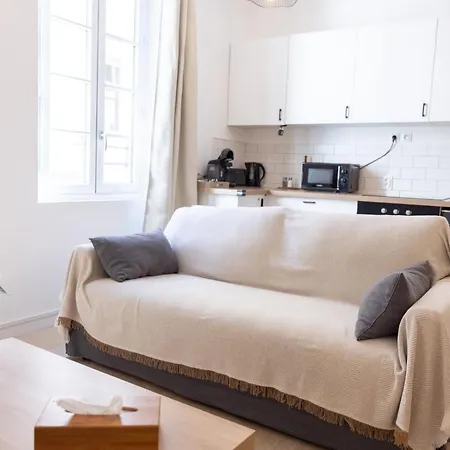 Appartement, Cinéma Privé Et Table De Massage * Beaucaire (Gard)