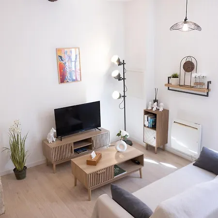 Appartement, Cinéma Privé Et Table De Massage Beaucaire (Gard)