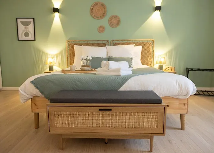 דירה L'Interlude Secrete - Suite Appartement T2, Cinema Prive Et Table De Massage בוקר