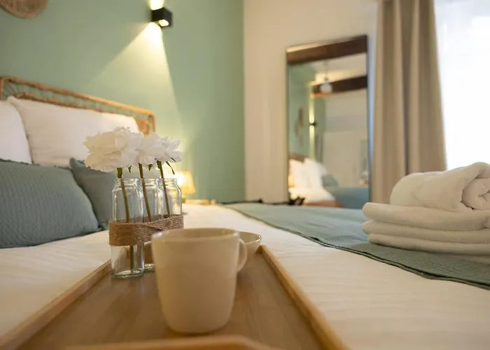 L'Interlude Secrete - Suite Appartement T2, Cinema Prive Et Table De Massage * Beaucaire (Gard)